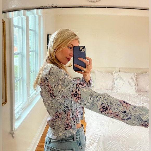 ASTR floral top. Small. Light blue - Picture 3 of 4